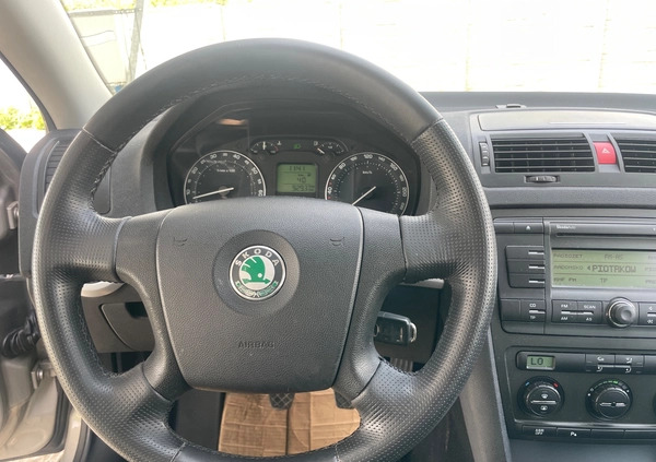Skoda Octavia cena 16800 przebieg: 220000, rok produkcji 2007 z Kłodzko małe 497